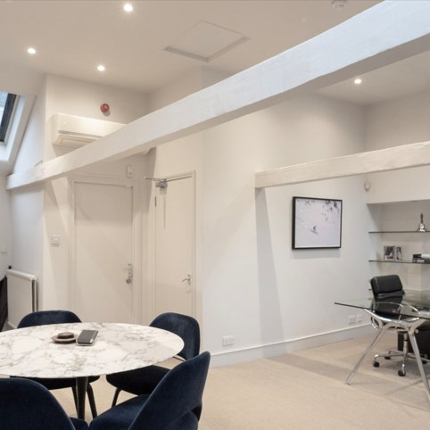 4 Fitzhardinge Street