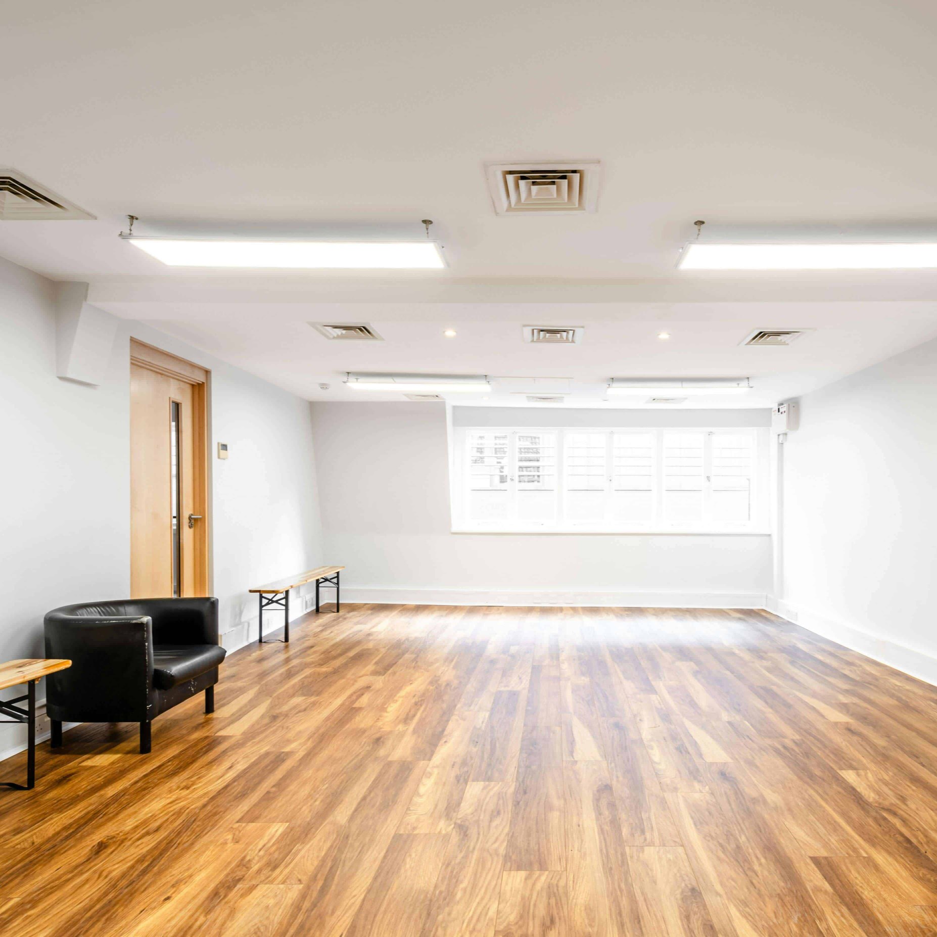 22-23 Widegate Street