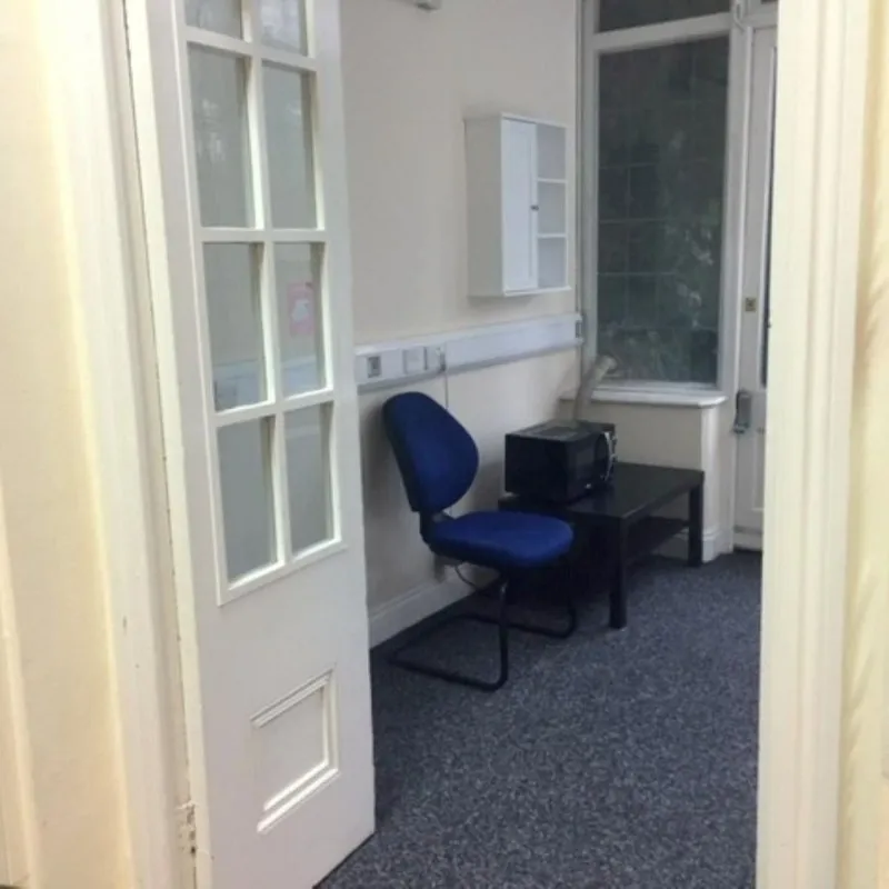 282 Earls Court Road