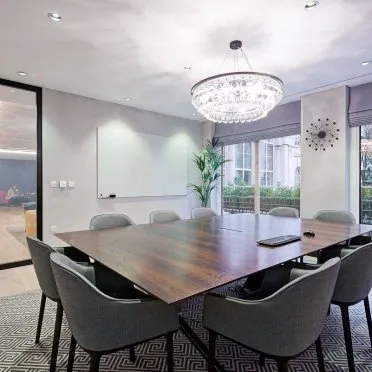 Birchin Court,
20 Birchin Lane,
Bank