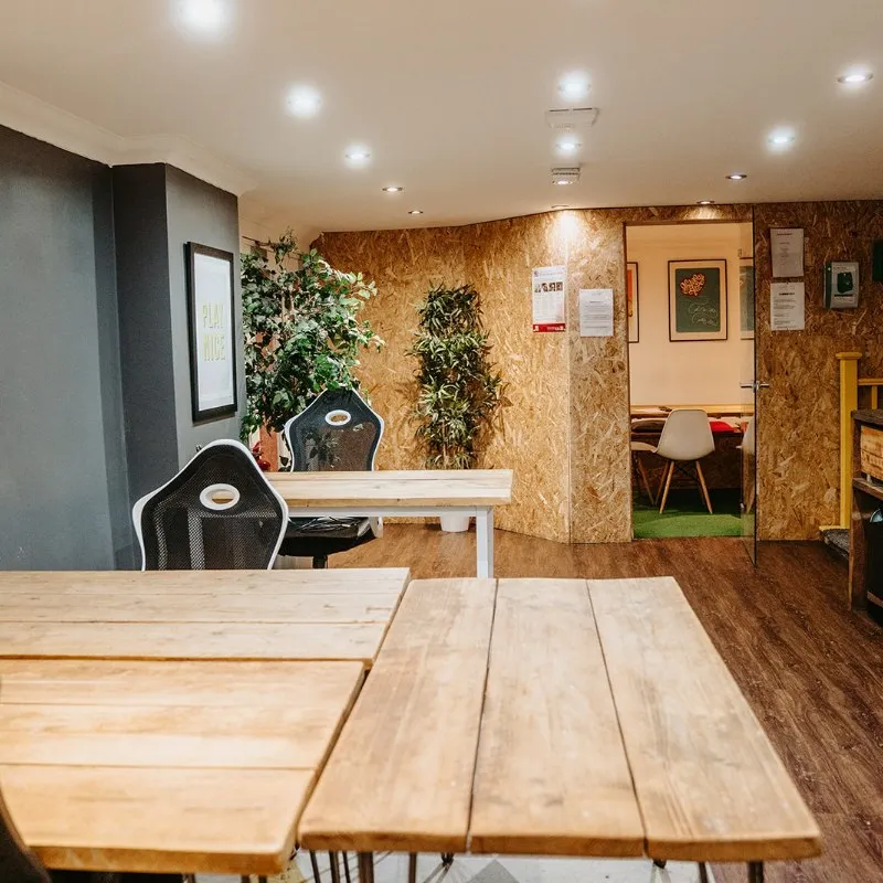 282 Leigh Road - SS9