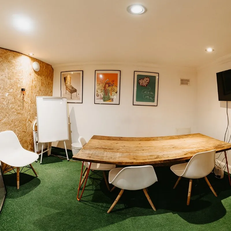 space282, 
282 Leigh Road,
Leigh-on-Sea