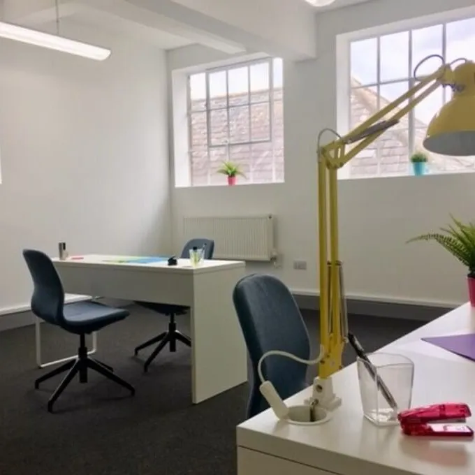 Camberwell Business Centre
99-103 Lomond Grove