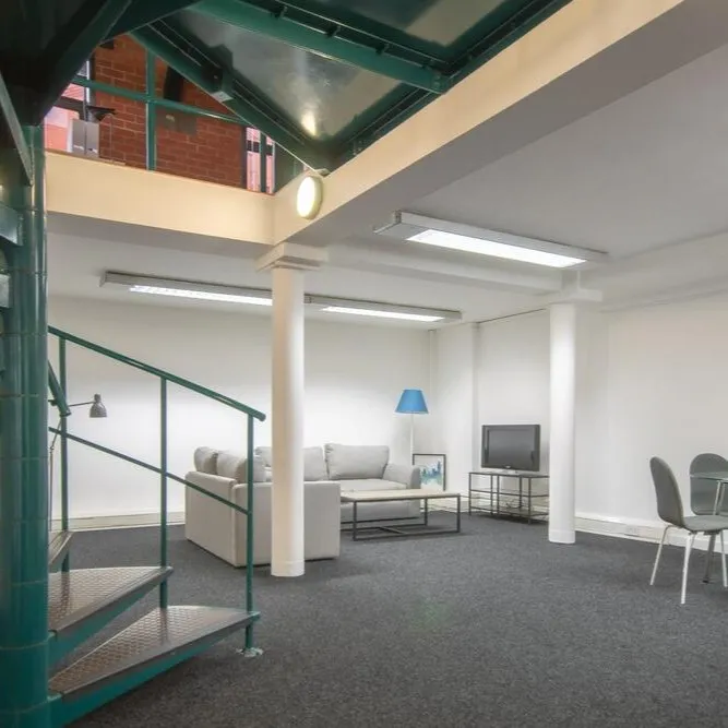 Empress Business Centre
380 Chester Road