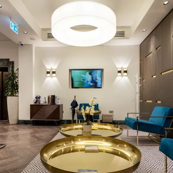 Somerset House, 37
Temple Street