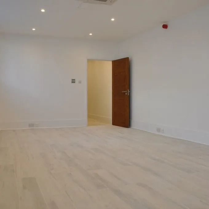 36 Gloucester Avenue