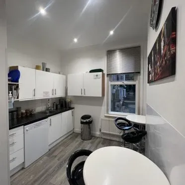 Daws House
33-35 Daws Lane