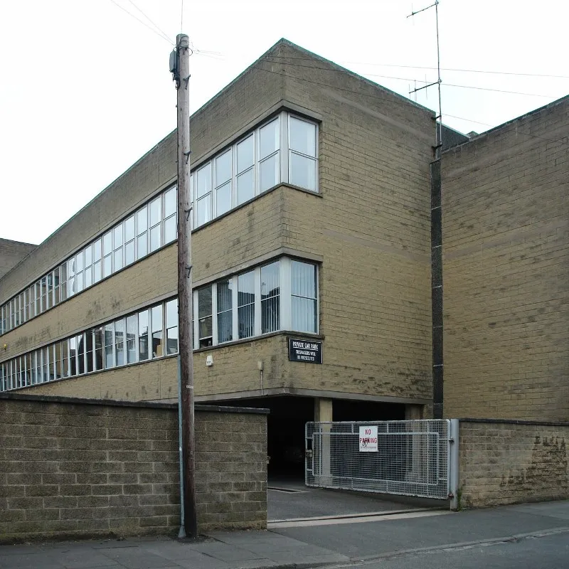 Kingswood House
Richardshaw Lane