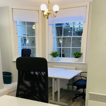 Castle Hill House
12 Castle Hill