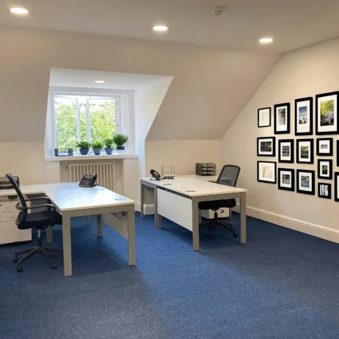 Vicarage Chambers
9 Park Square East