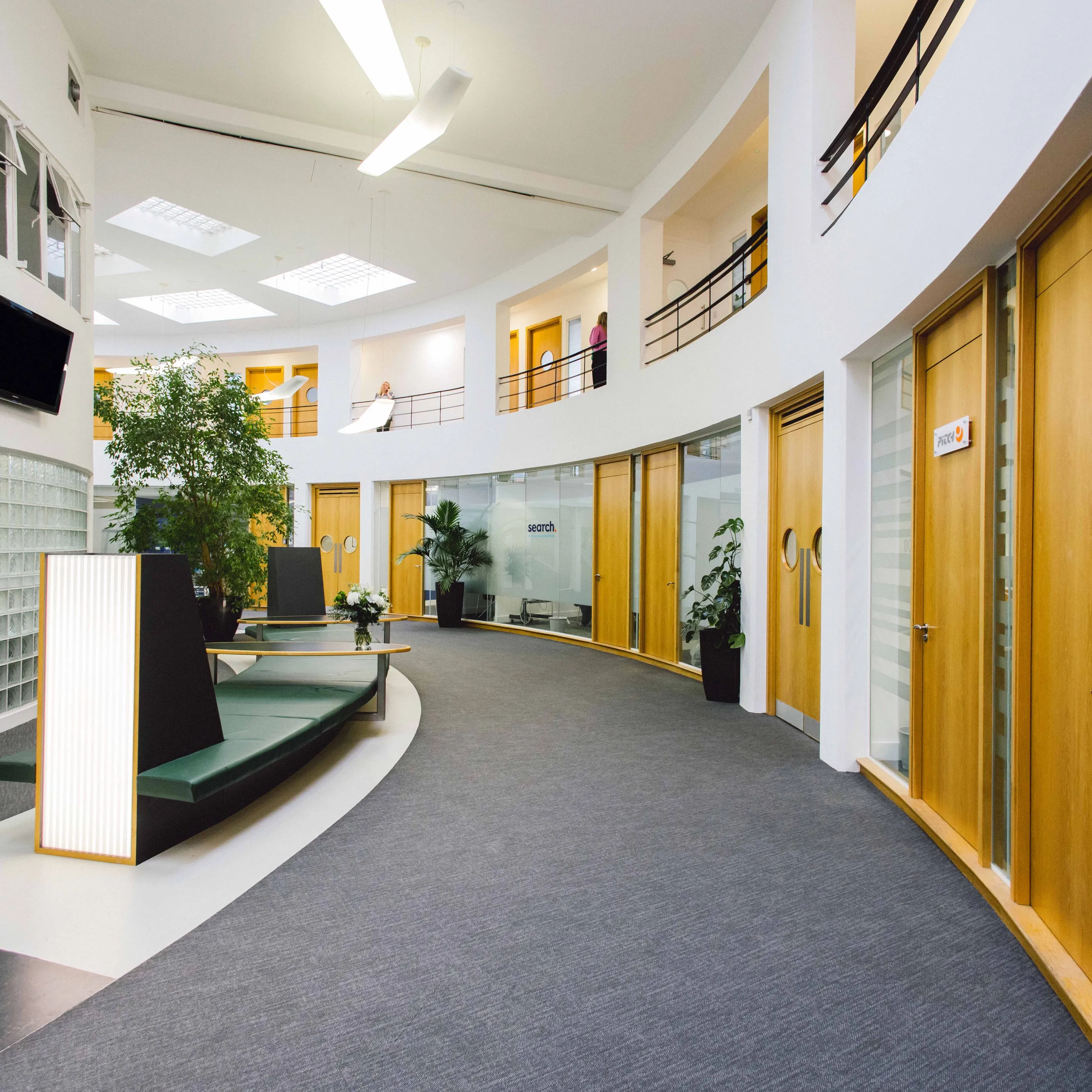 The Beehive, 
Beehive Ring Road