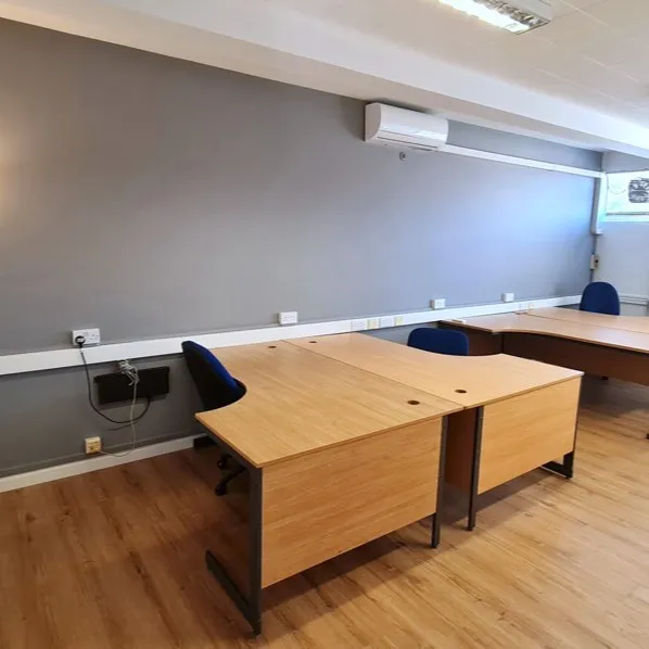 Swan Park Business Centre,
Kettlebrook Road