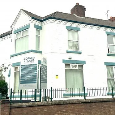 Corner House
2 Albert Road