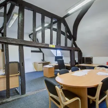 Kings Head House,
15 London End