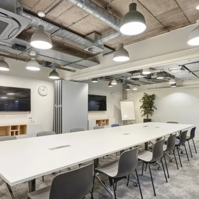 Savoy Tower
77 Renfrew Street