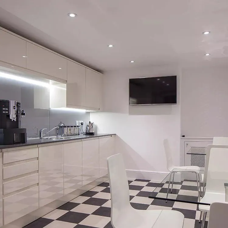 23-24 Berkeley Square