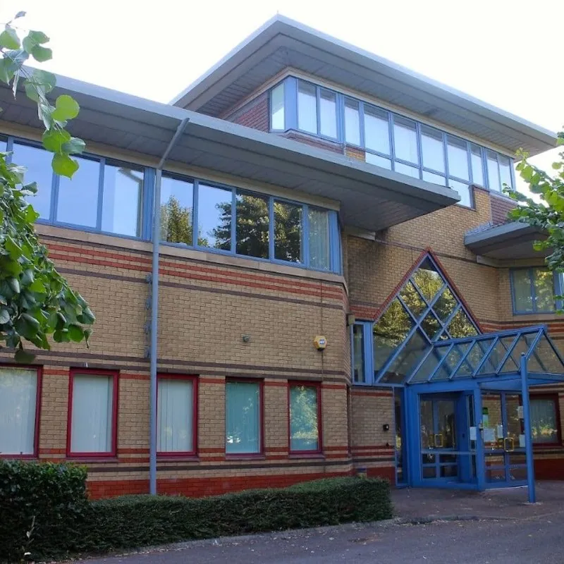 2 Alexandra Gate
Ffordd Pengam