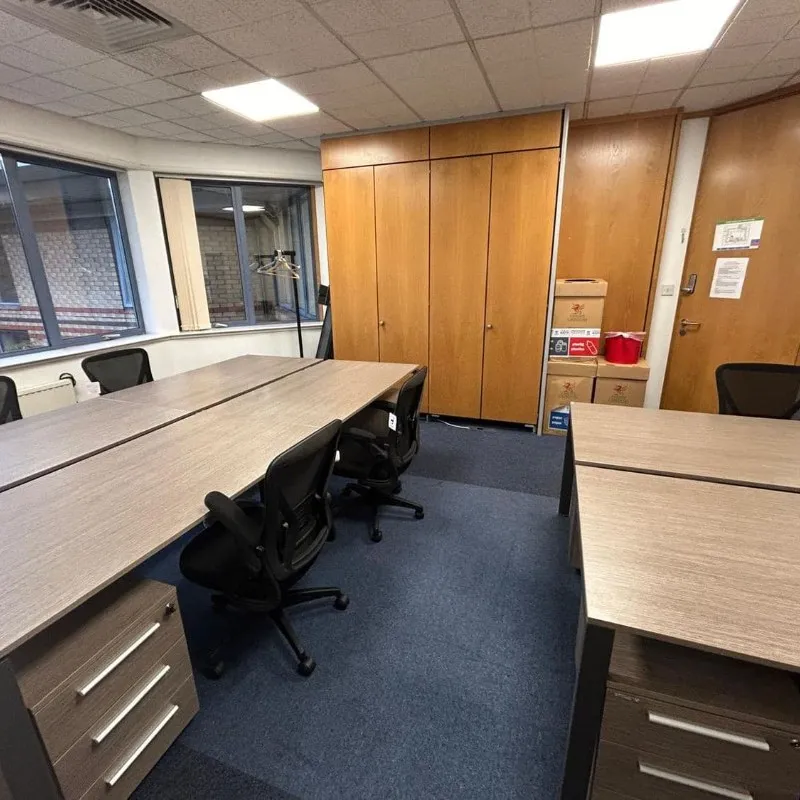 2 Alexandra Gate
Ffordd Pengam