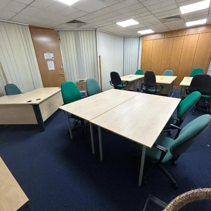 2 Alexandra Gate
Ffordd Pengam