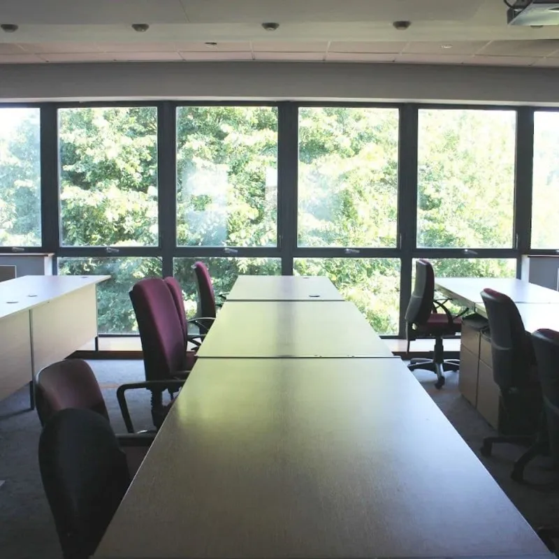 2 Alexandra Gate
Ffordd Pengam