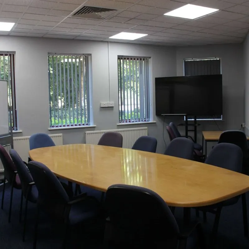 2 Alexandra Gate
Ffordd Pengam