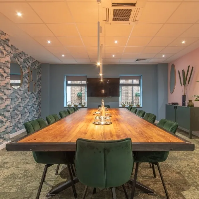 Longcroft House,
2-8 Victoria Avenue