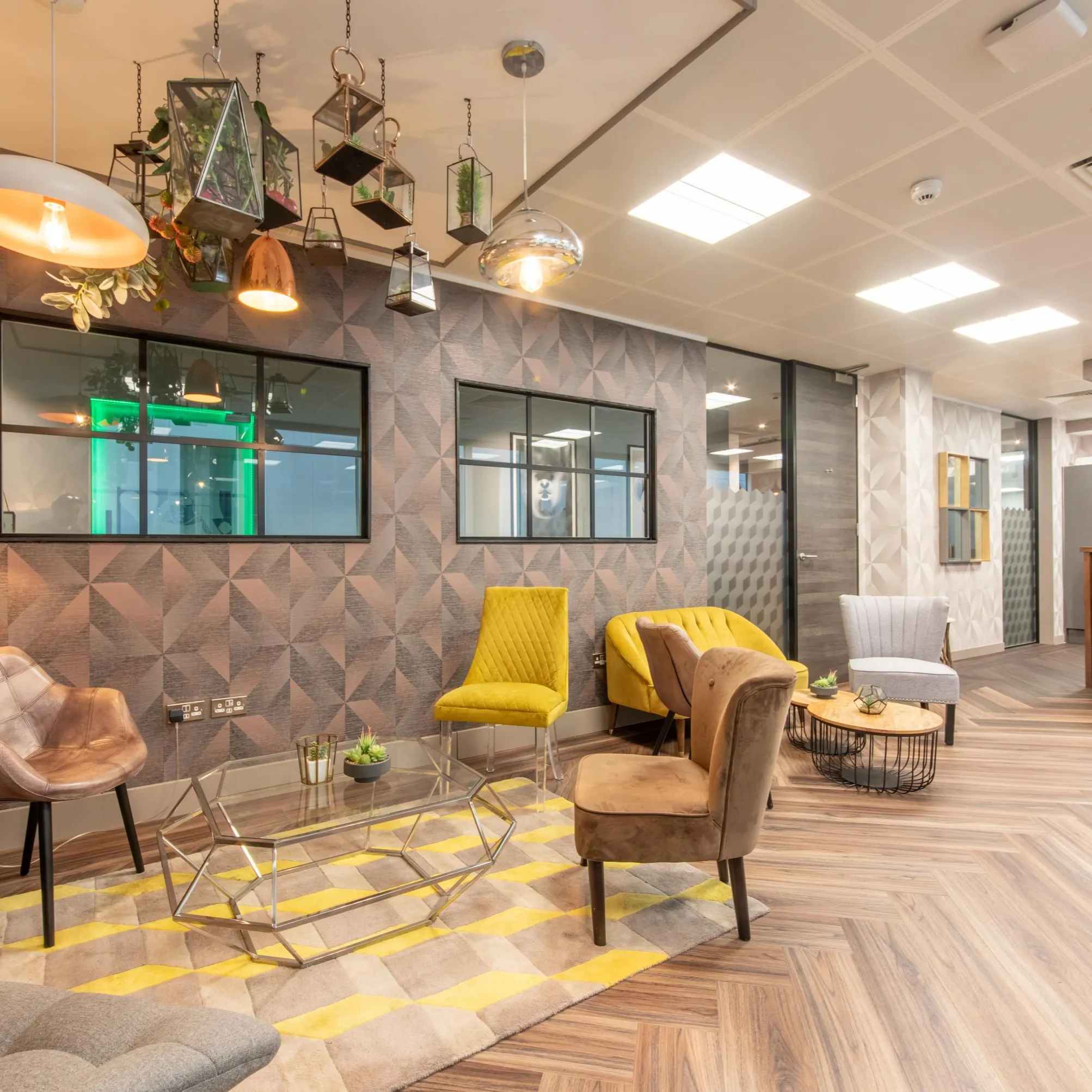 Ealing Cross, 
85 Uxbridge Road