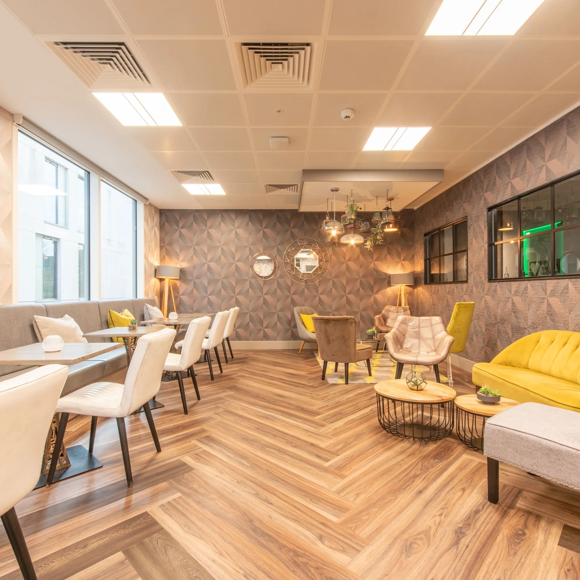 Ealing Cross, 
85 Uxbridge Road