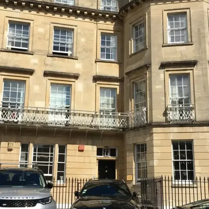 Saville Court Business Centre,
10-11 Saville Place