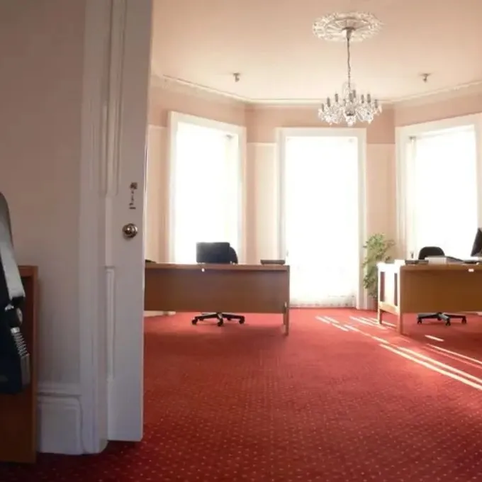 Saville Court Business Centre,
10-11 Saville Place