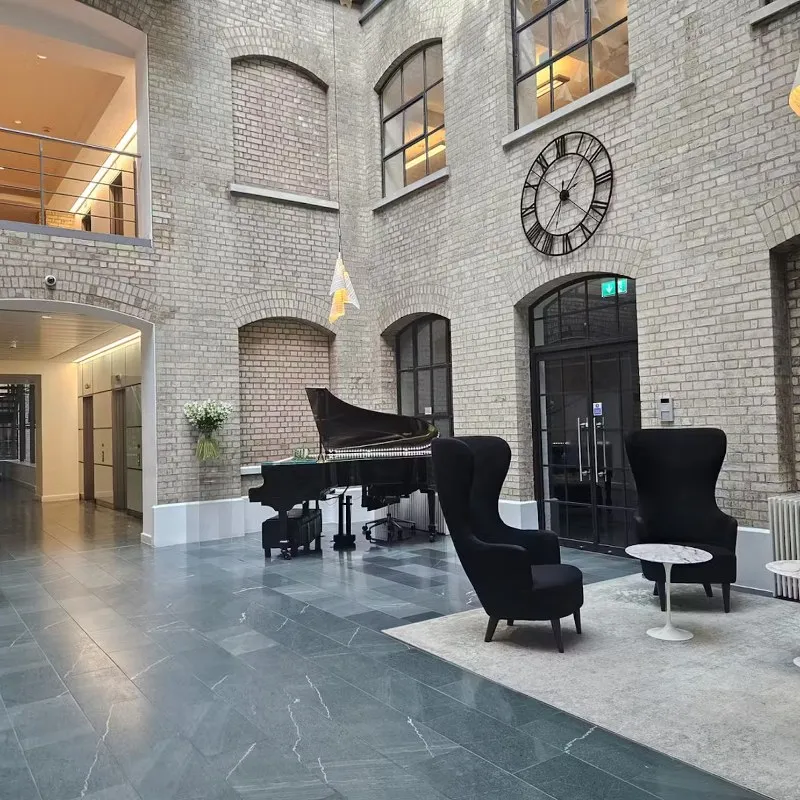 2 Sheraton Street,
Soho