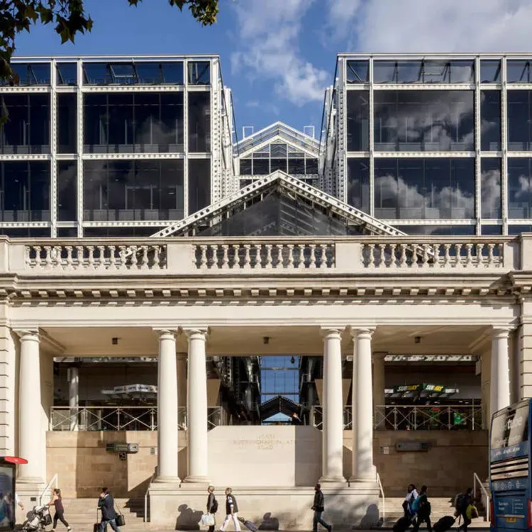 123 Buckingham Palace Road, London - SW1W