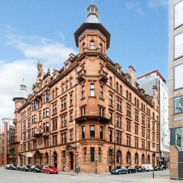 Baltic Chambers, 
40-60 Wellington Street