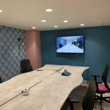 13 Upper High Street