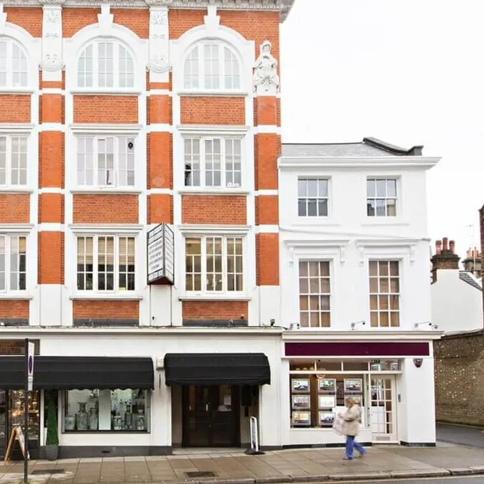 58-60 Vicarage House
Kensington Church Street