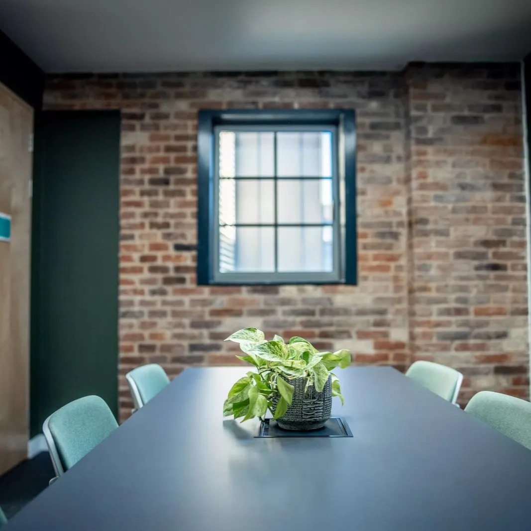 Huguenot Place,
Heneage Street