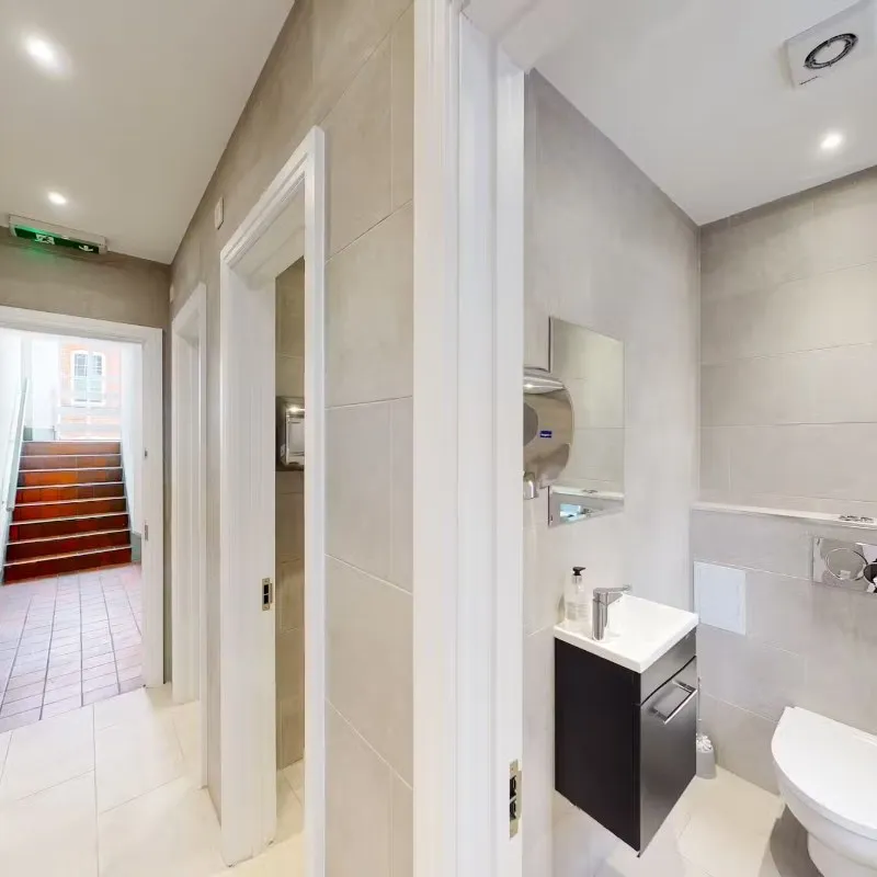 Albion Buildings, 
1 Back Hill,
Holborn