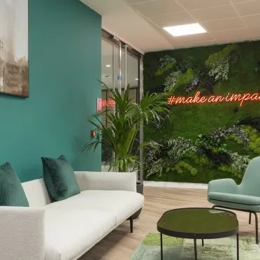 R+
2 Blagrave Street