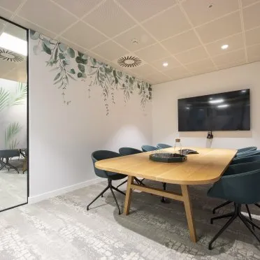 R+
2 Blagrave Street