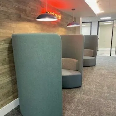 6 Garden Place, 
Victoria Street