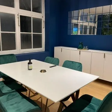 8a Great Newport Street