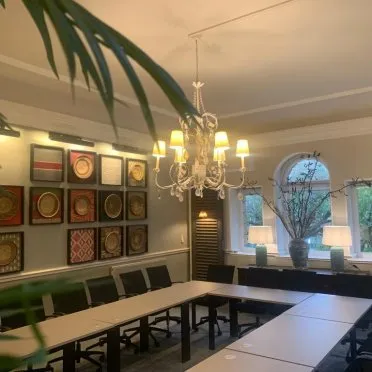 Channel Court Business Centre,
8 Hill Road,