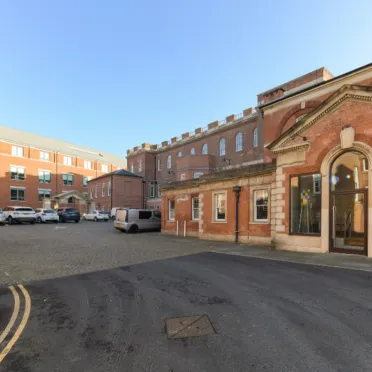 Royal Standard Place, Park Row