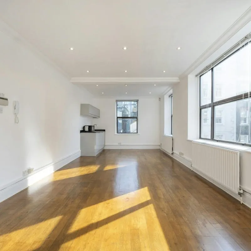 31 Windmill Street - W1T