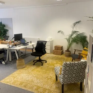 Commercial Street - E1