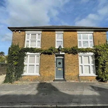 Adelaide House
12 King Edward Road