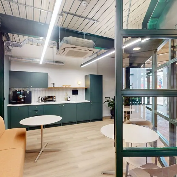 Parklife
116 Putney Bridge Road