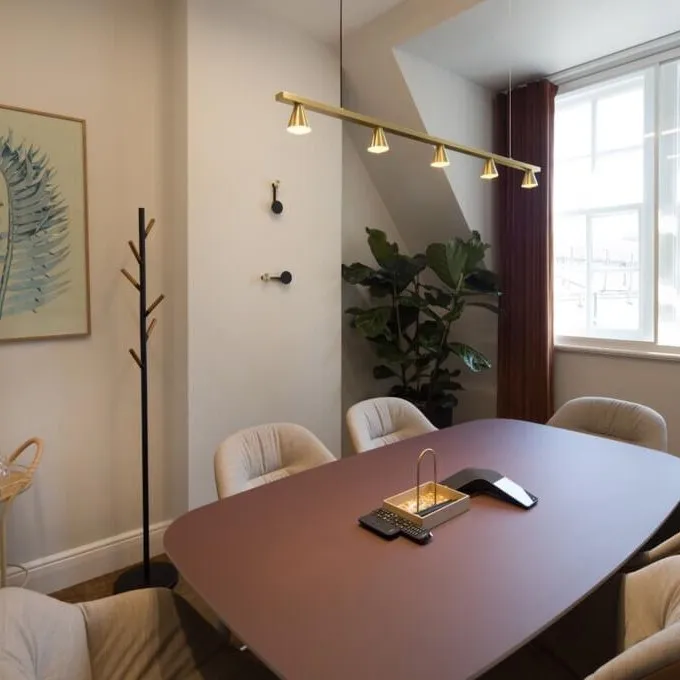 162 Buckingham Palace Road, Belgravia - SW1W