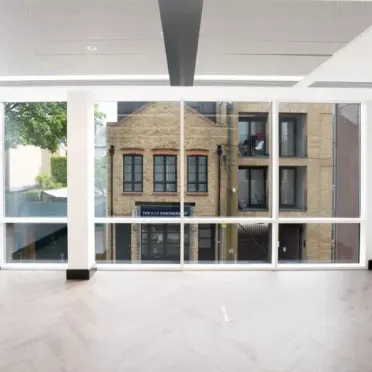 Swan Court, 11 Worple Road