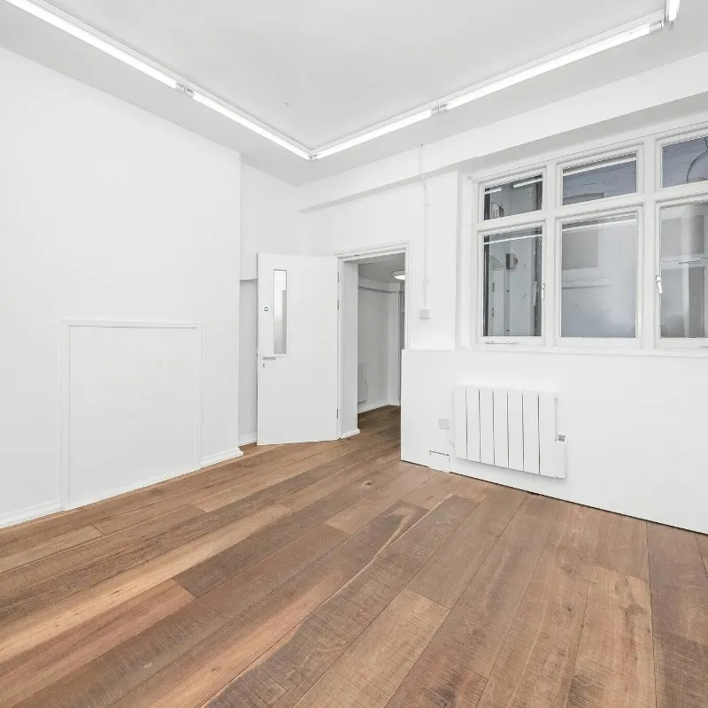 Roxburghe house, 40 Margaret Street